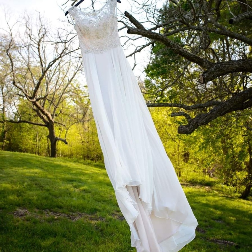 Stunning wedding dress